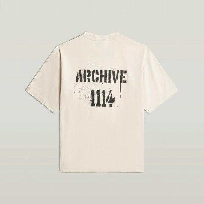 T-shirt med sprayad 89-rygg T-shirt med sprayad 89-rygg