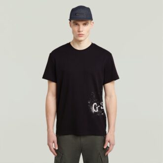 T-shirt med sprayad grafik