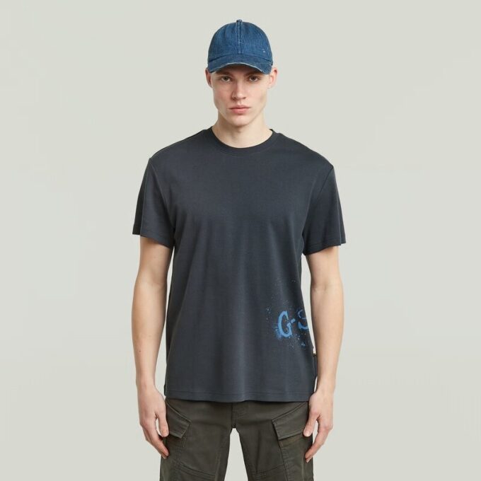 T-shirt med sprayad grafik T-shirt med sprayad grafik