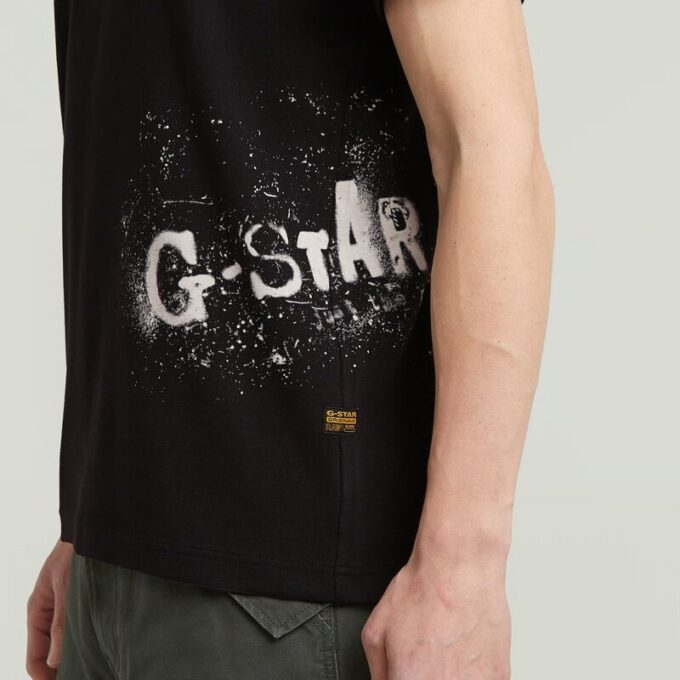 T-shirt med sprayad grafik T-shirt med sprayad grafik