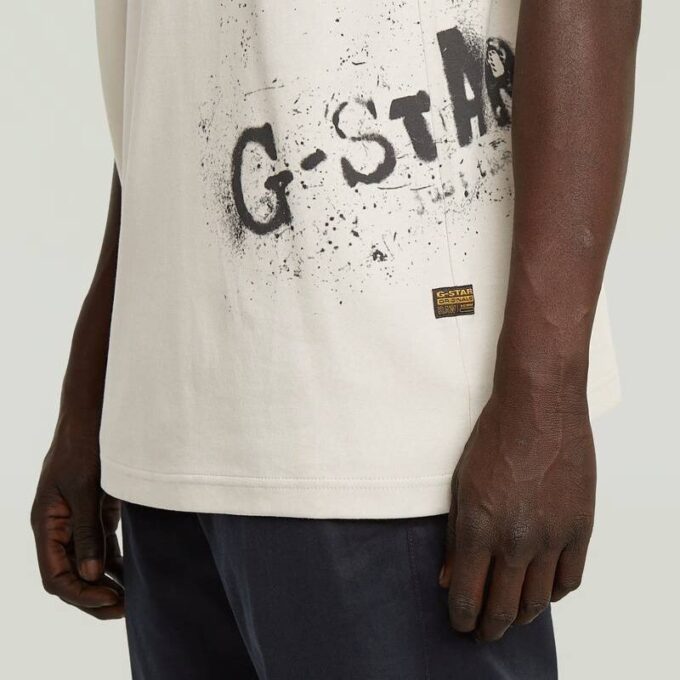 T-shirt med sprayad grafik T-shirt med sprayad grafik