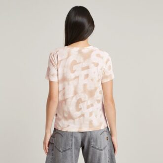 T-shirt med sprayade bokstäver