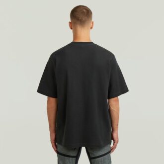 T-shirt med strukturerad logotyp på bröstet