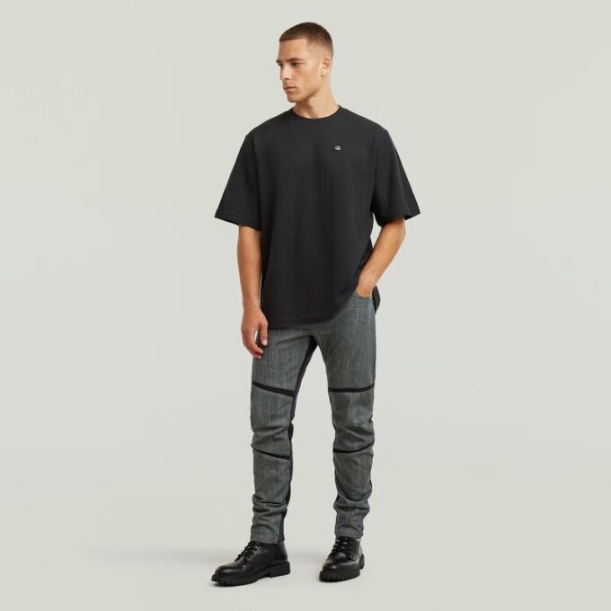 T-shirt med strukturerad logotyp på bröstet