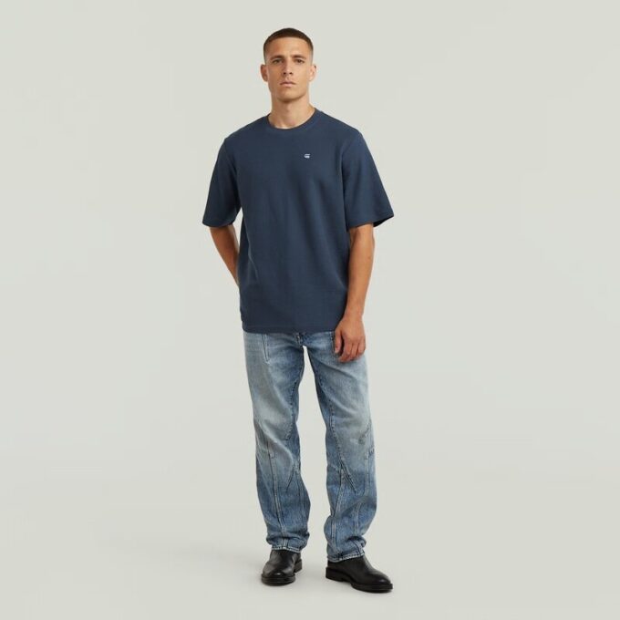 T-shirt med strukturerad logotyp på bröstet