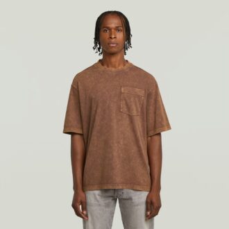 T-shirt med tvättad ficka
