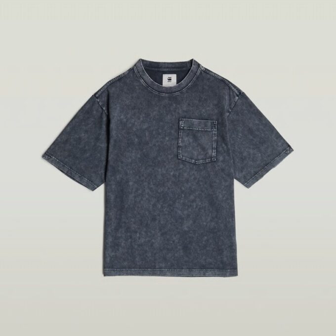 T-shirt med tvättad ficka