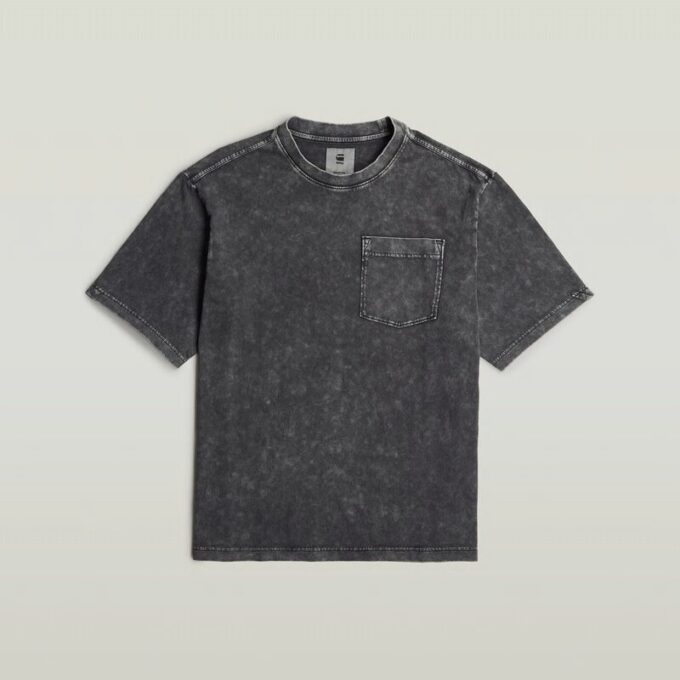 T-shirt med tvättad ficka