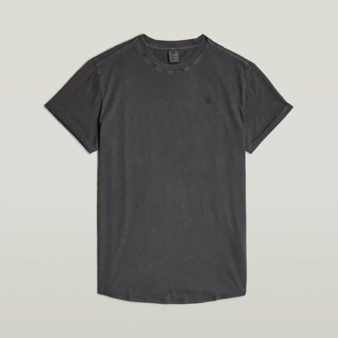 T-shirt med överfärgade ögonfransar och text på baksidan