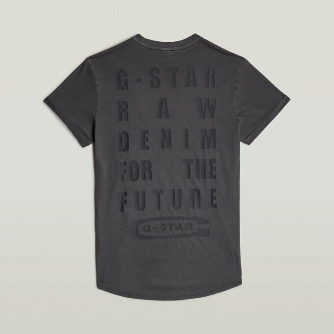 T-shirt med överfärgade ögonfransar och text på baksidan