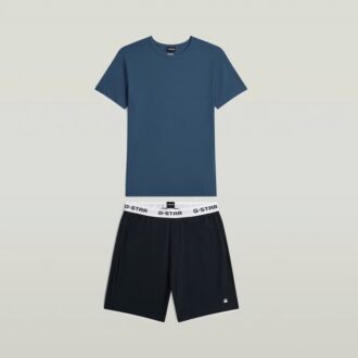 T-shirt och kort pyjamasset