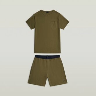 T-shirt och kort pyjamasset