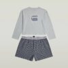 T-shirt och kort pyjamasset T-shirt och kort pyjamasset