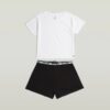 T-shirt och kort pyjamasset T-shirt och kort pyjamasset