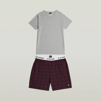 T-shirt och kort pyjamasset