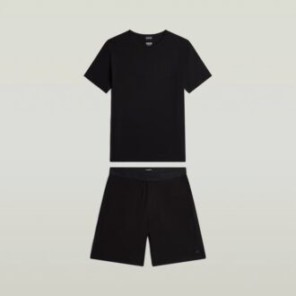 T-shirt och kort pyjamasset