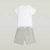 T-shirt och kort pyjamasset T-shirt och kort pyjamasset