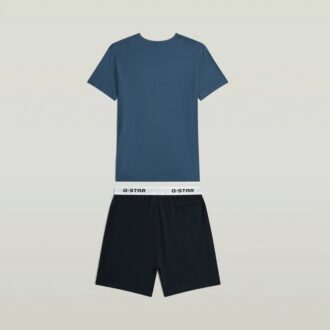 T-shirt och kort pyjamasset