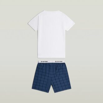 T-shirt och kort pyjamasset
