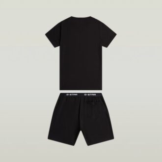 T-shirt och kort pyjamasset