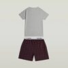 T-shirt och kort pyjamasset T-shirt och kort pyjamasset