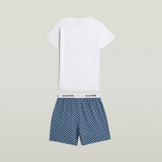 T-shirt och kort pyjamasset