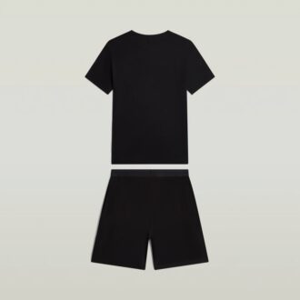 T-shirt och kort pyjamasset