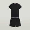T-shirt och kort pyjamasset T-shirt och kort pyjamasset
