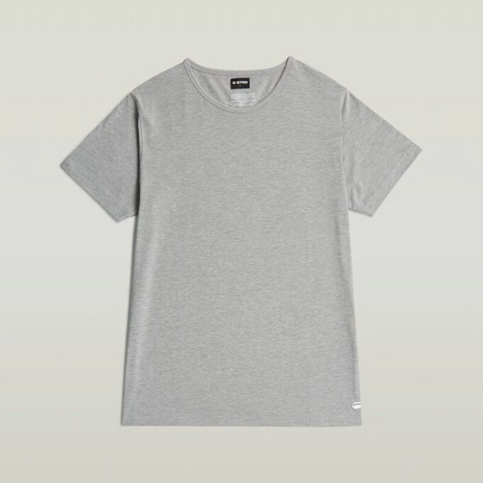 T-shirt och kort pyjamasset T-shirt och kort pyjamasset