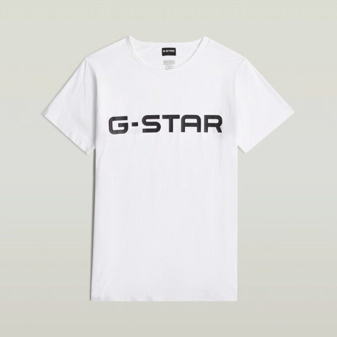 T-shirt och kort pyjamasset T-shirt och kort pyjamasset