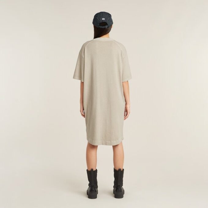 Överfärgad lös t-shirtklänning med sadelärm Överfärgad lös t-shirtklänning med sadelärm