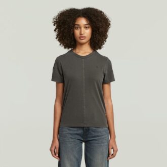 Överfärgad t-shirt med sömmar framtill