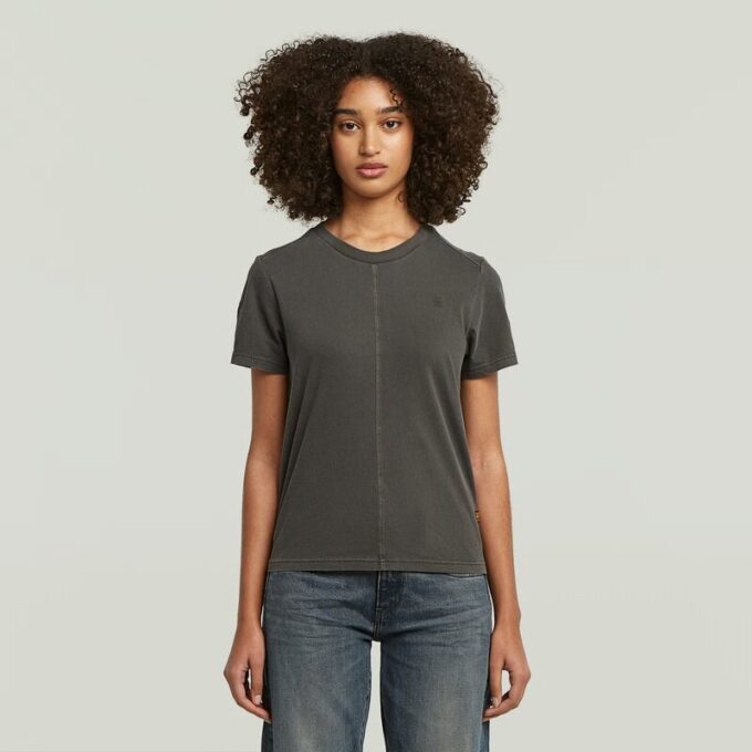 Överfärgad t-shirt med sömmar framtill