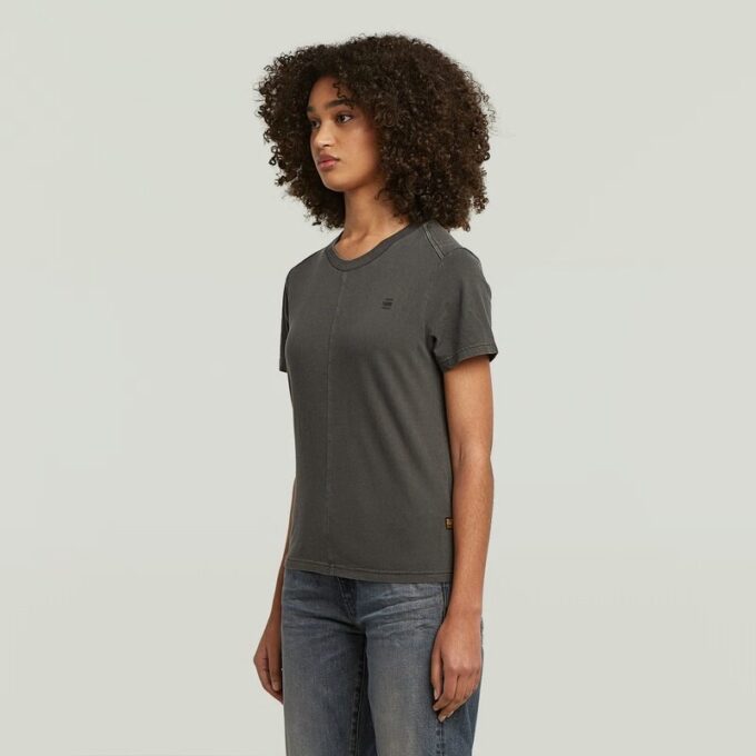 Överfärgad t-shirt med sömmar framtill
